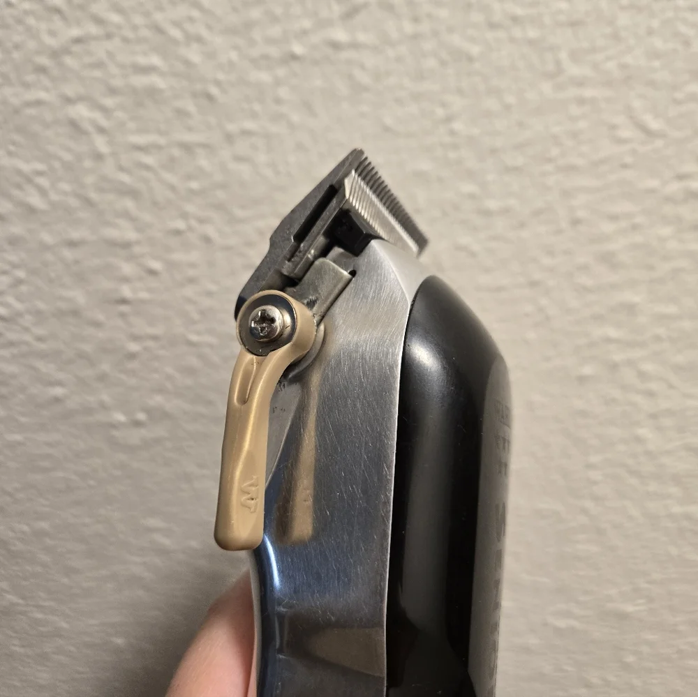 Professional Wahl Senior Black Clipper with Guards